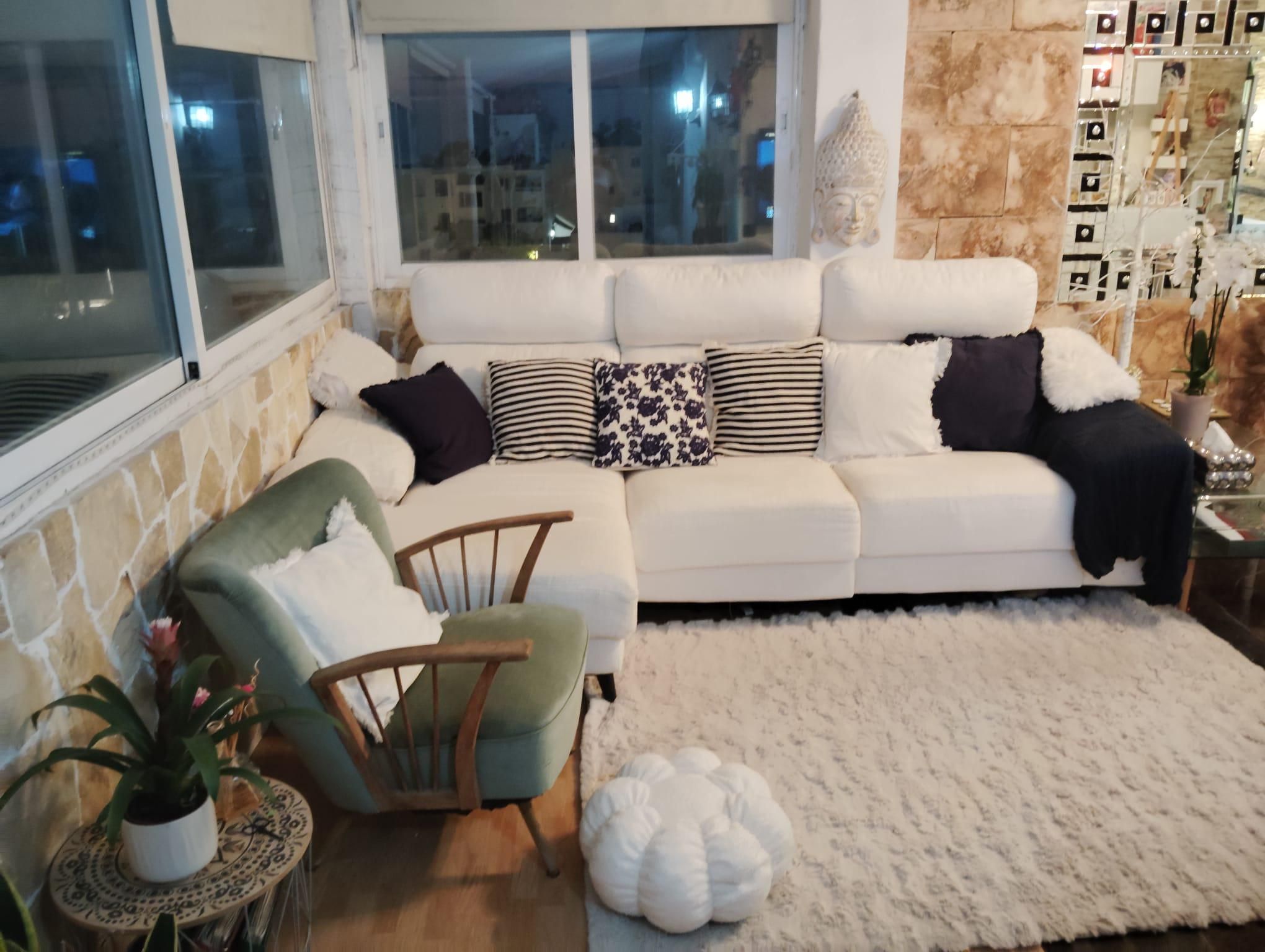 Sala de estar de Piso en venta en Sant Josep de sa Talaia con Jardín privado, Terraza y Piscina