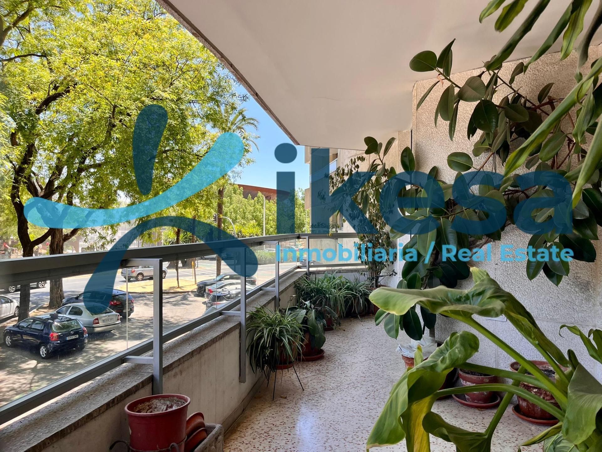 Vista exterior de Pis en venda en  Sevilla Capital amb Aire condicionat, Calefacció i Terrassa