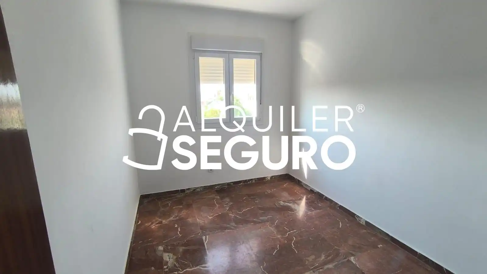Dormitori de Pis de lloguer en Sevilla amb Aire condicionat, Terrassa i Piscina