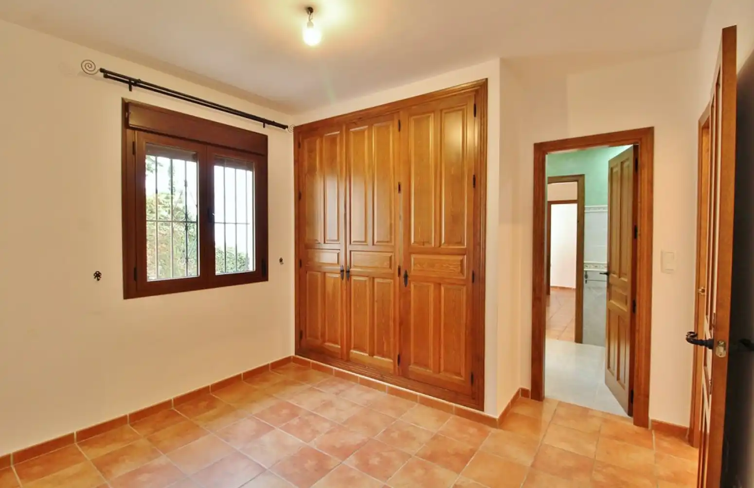 Dormitori de Casa o xalet en venda en Rincón de la Victoria amb Aire condicionat, Jardí privat i Terrassa