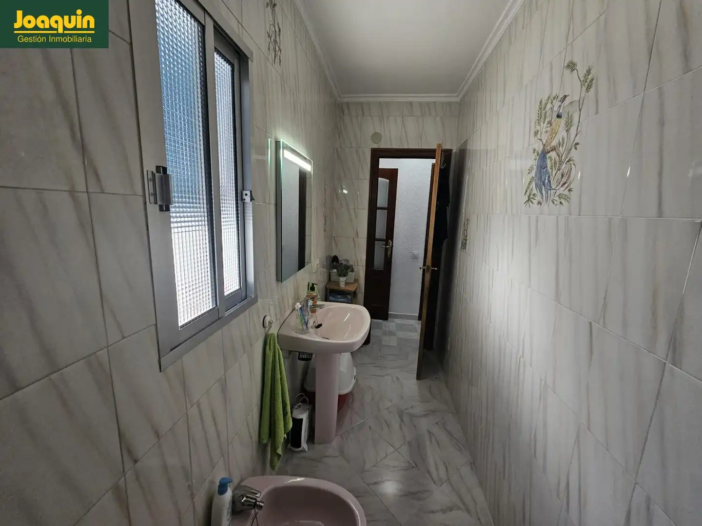 Bathroom of Flat for sale in Córdoba  with Air Conditioner and Terrace