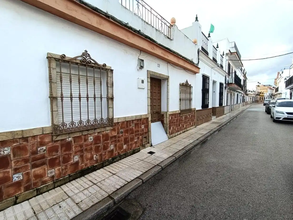 Casa en venta en Guillena pueblo