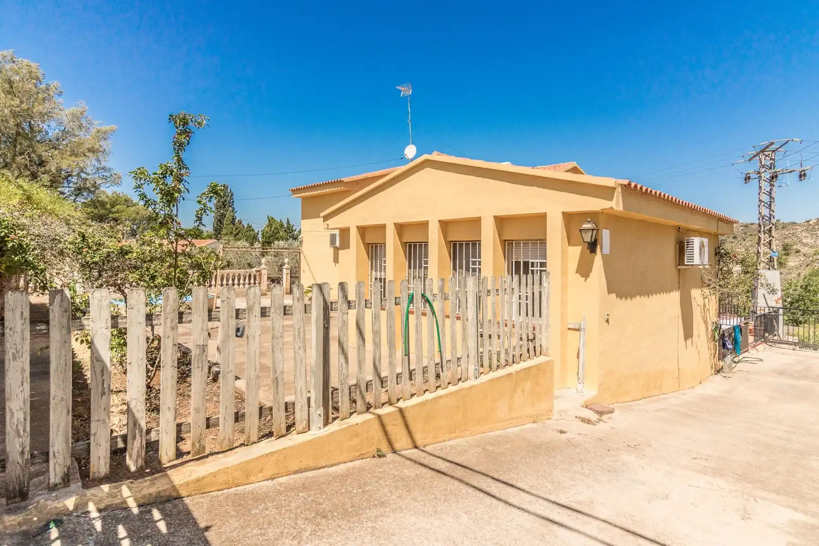 Vista exterior de Casa o xalet en venda en Alfarb amb Aire condicionat, Calefacció i Jardí privat