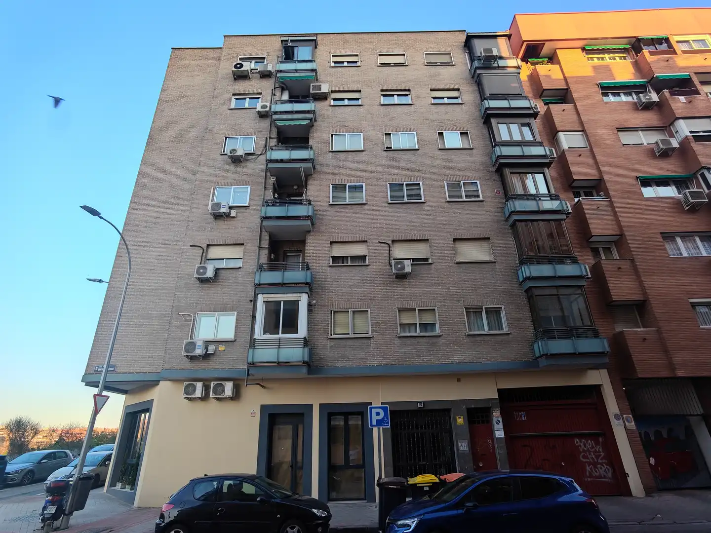 Vista exterior de Piso de alquiler en Madrid con Amueblado y Se aceptan mascotas