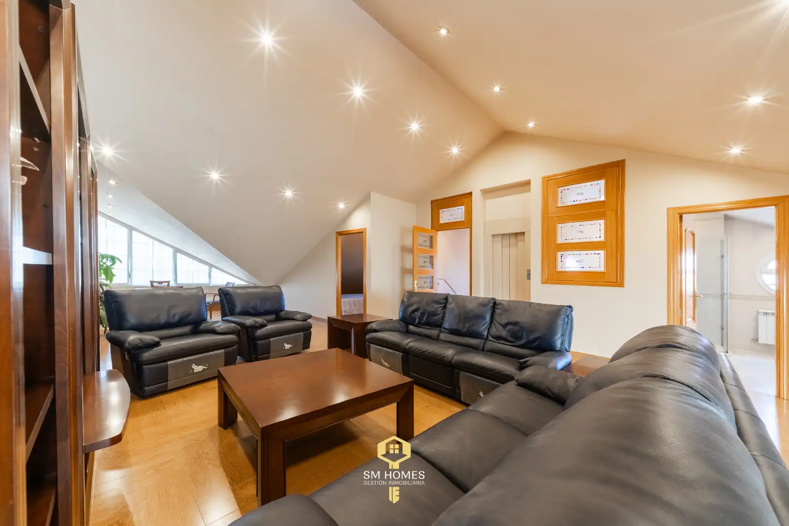Casa adosada en venta en Coslada con Calefacción, Jardín privado y Terraza
