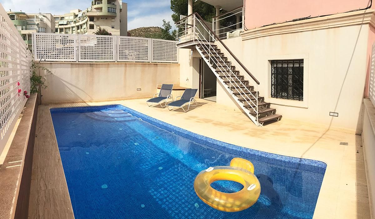 Swimming pool of House or chalet for sale in Santa Pola  with Air Conditioner, Heating and Private garden