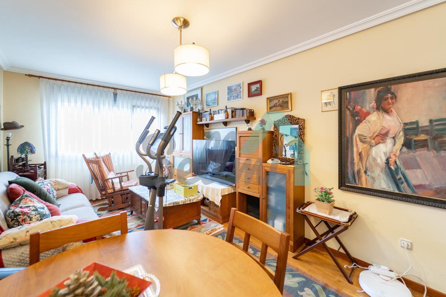Living room of Flat for sale in Oviedo   with Heating, Parquet flooring and Storage room