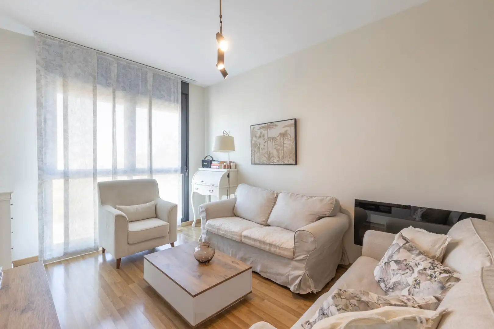 Sala de estar de Piso en venta en Armilla con Aire acondicionado, Calefacción y Piscina comunitaria