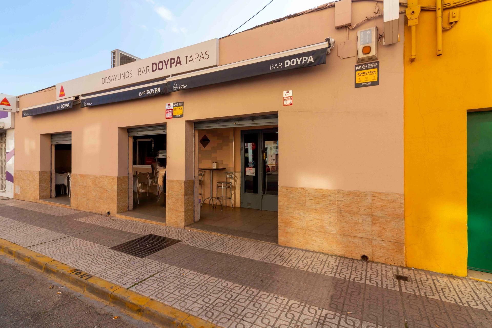 Premises for sale in Badajoz Capital  with Air Conditioner, Terrace and Furnished