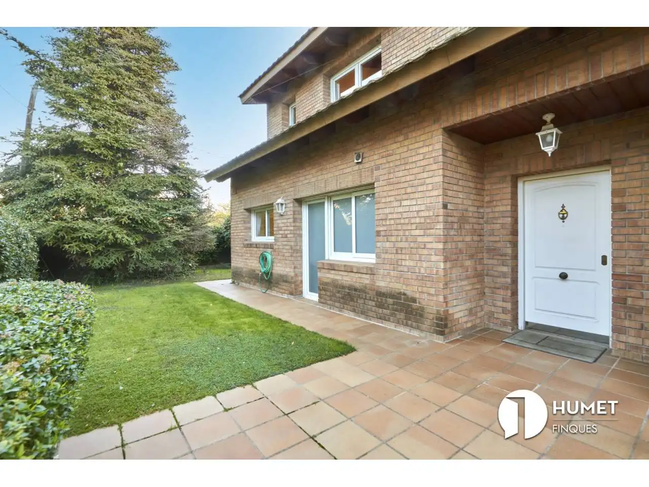 Exterior view of Houses for sale in Sant Cugat del Vallès  with Air Conditioner, Heating and Private garden