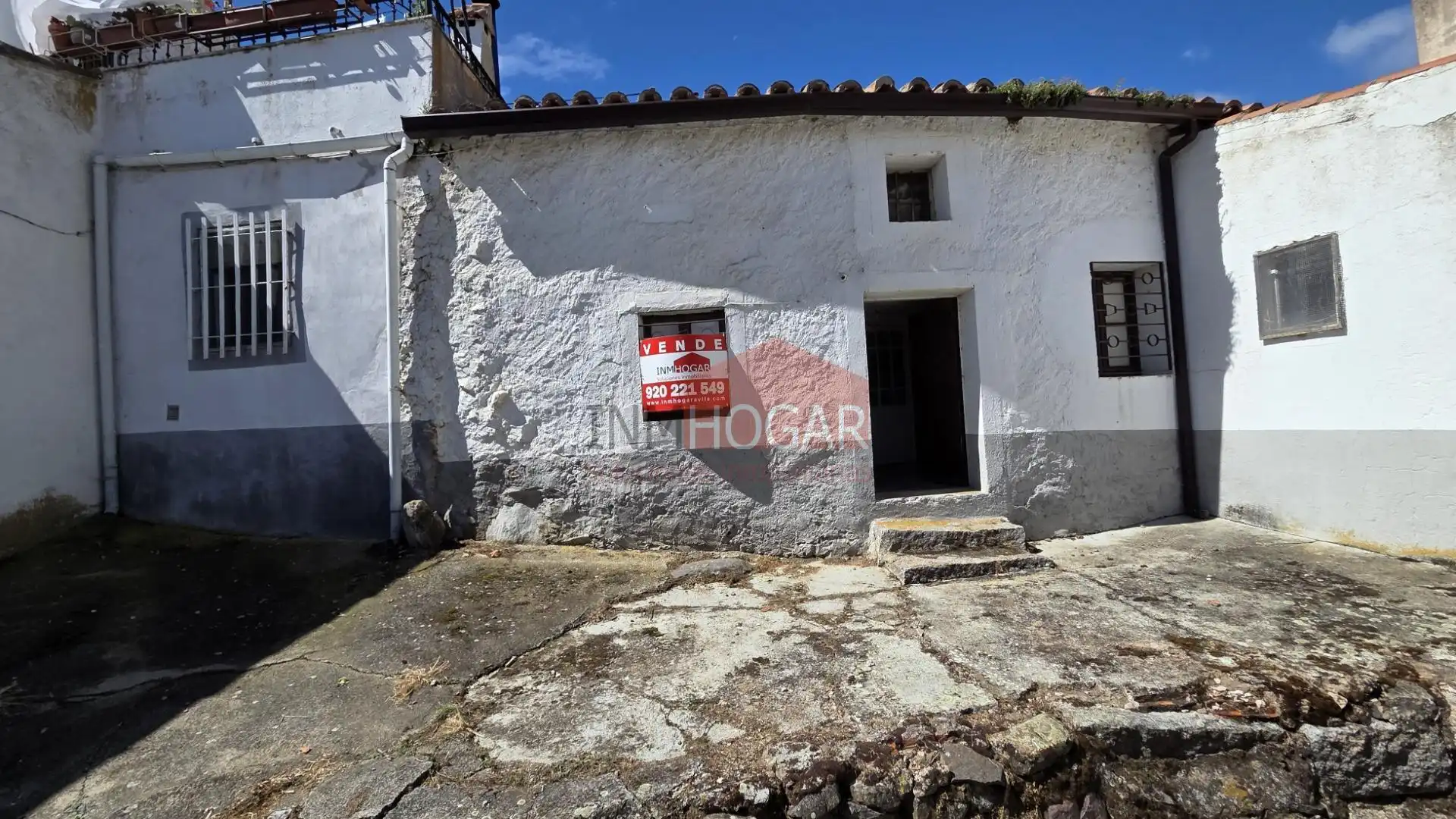 Exterior view of Houses for sale in Santa María del Cubillo  with Terrace and Furnished