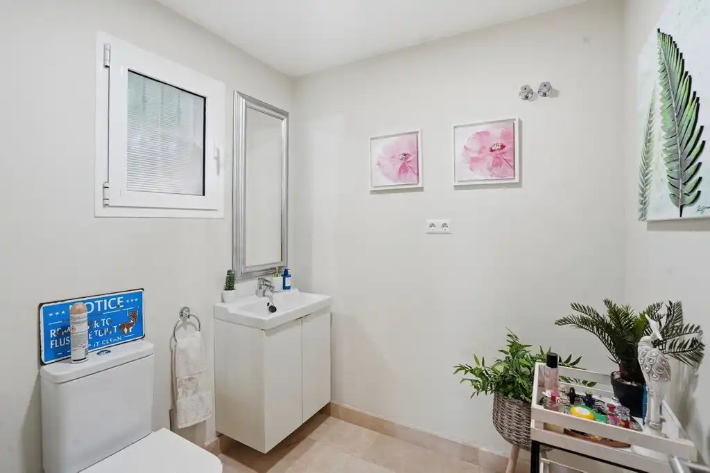 Bany de Casa o xalet en venda en Benalmádena amb Aire condicionat, Calefacció i Jardí privat