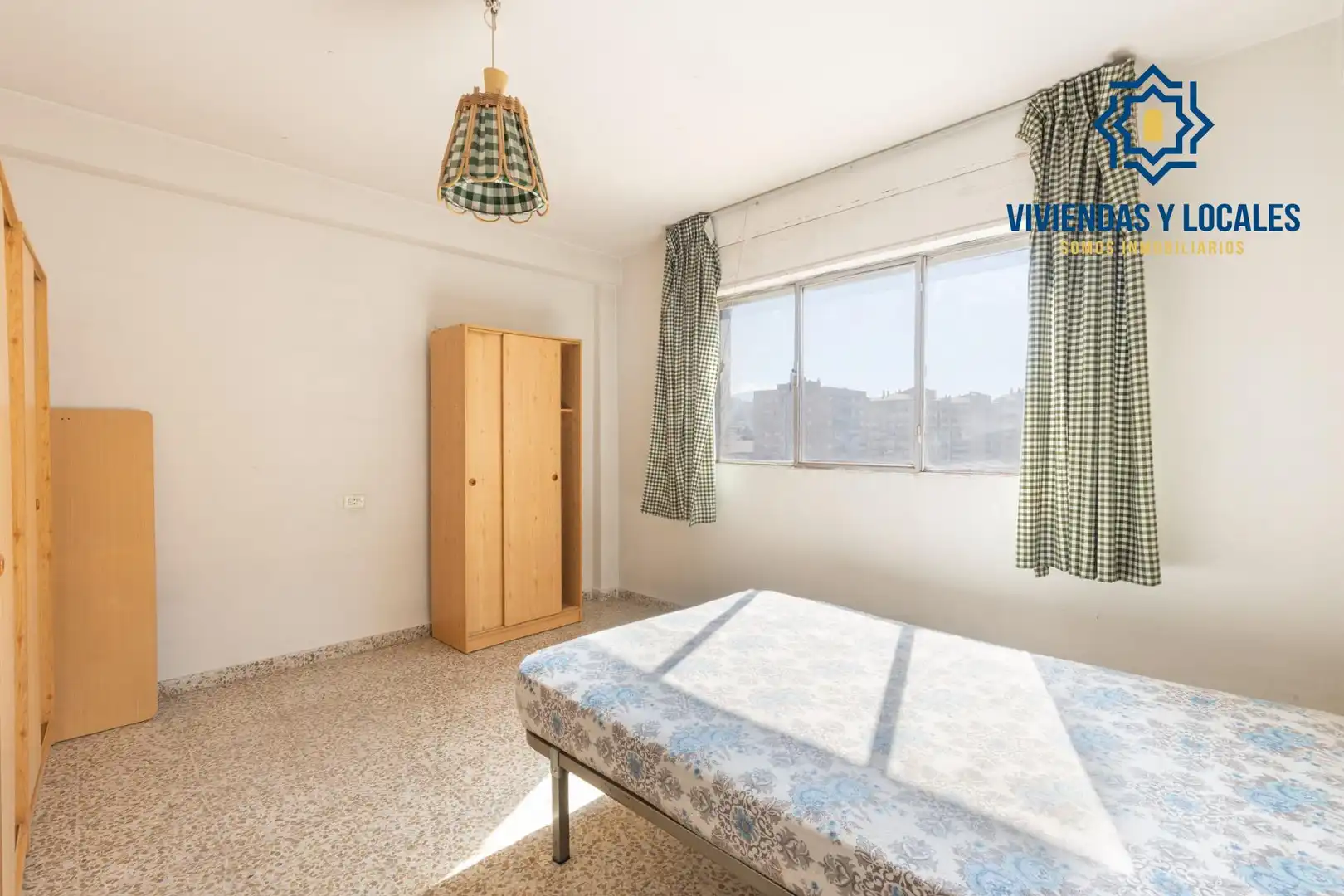 Habitación de Piso en venta en Granada con Terraza