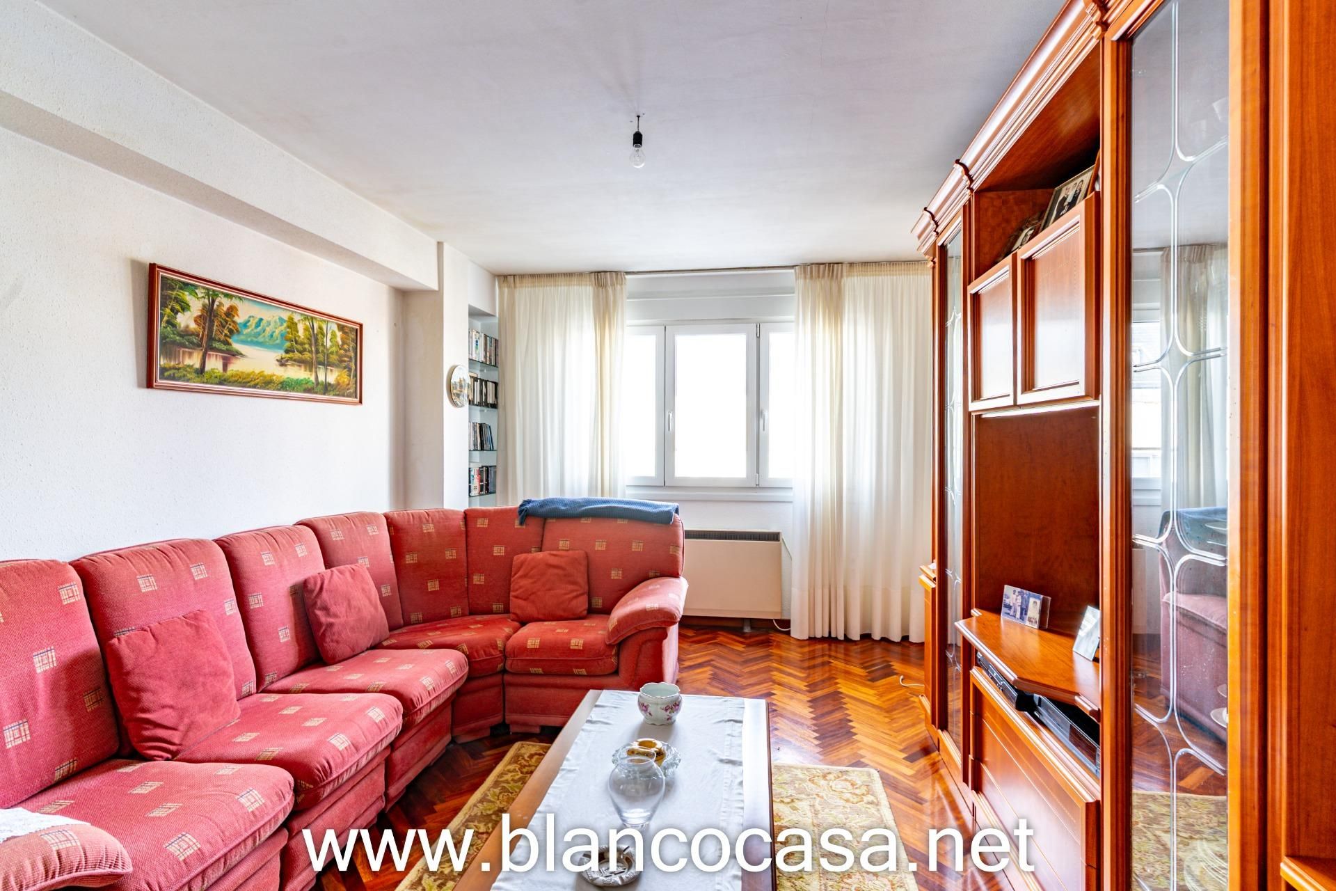 Sala d'estar de Pis en venda en A Coruña Capital  amb Calefacció