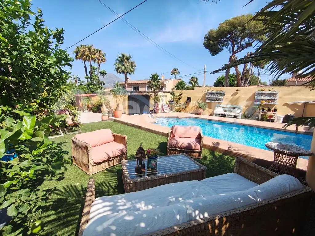 Villa avec piscine à vendre à Avenida Dr Severo Ochoa
