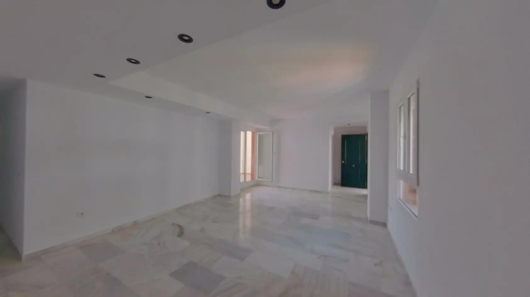 Piso en venta en Benalmádena con Trastero y Piscina
