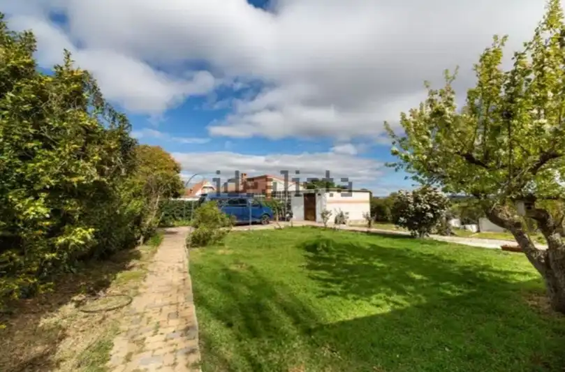 Jardí de Casa o xalet en venda en Cistérniga amb Aire condicionat, Calefacció i Jardí privat
