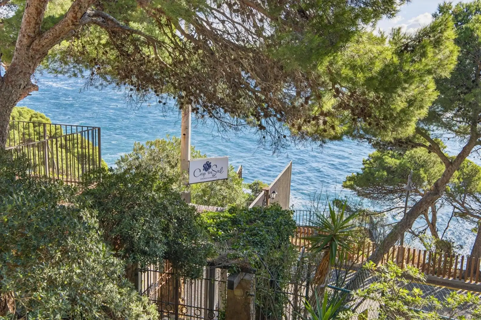 Apartments for sale in Begur  with Private garden and Community pool
