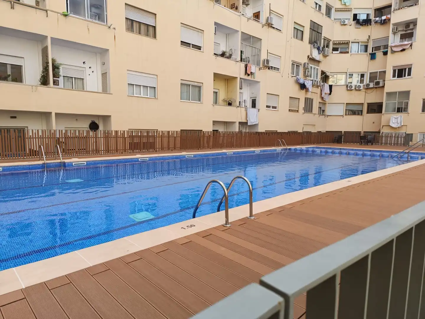 Piscina de Pis en venda en Valencia amb Aire condicionat, Calefacció i Traster