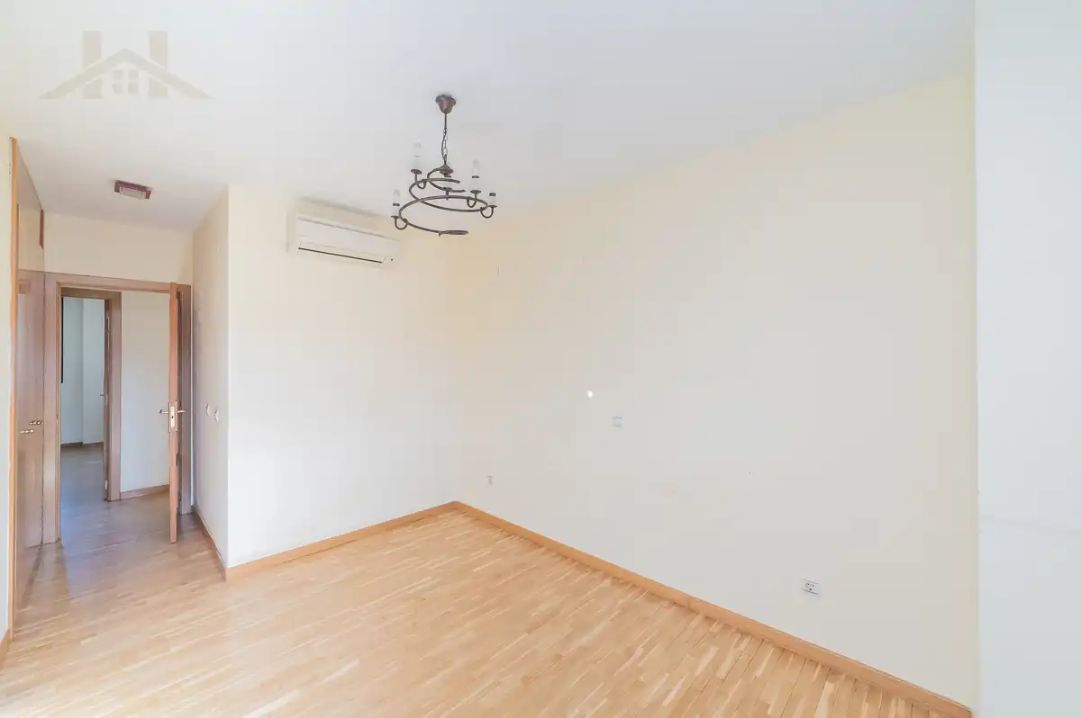 Ático en venta en Arroyomolinos (Madrid) con Aire acondicionado, Calefacción y Jardín privado
