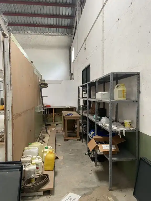 Fabrikhallen zur Miete in La Roda