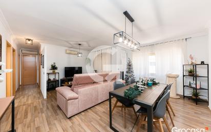 Living room of Flat for sale in Viladecans  with Air Conditioner, Heating and Parquet flooring