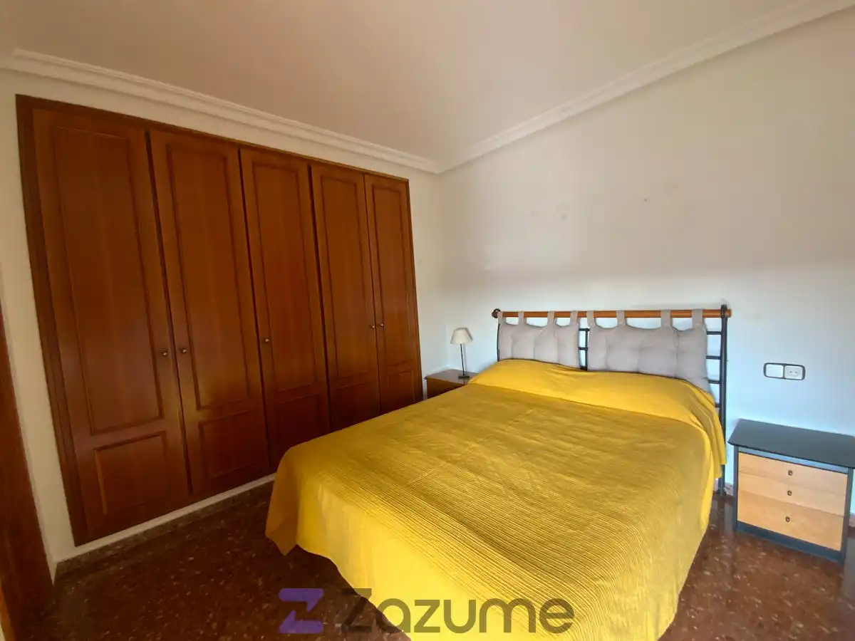 Schlafzimmer von Wohnung zur Miete in Valencia mit Klimaanlage, Heizung und Terrasse