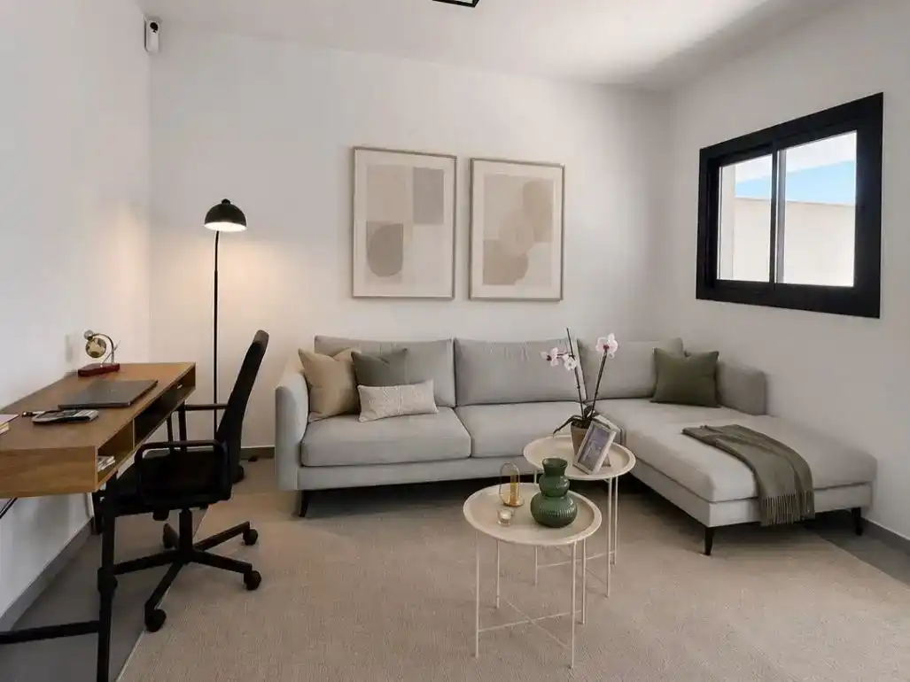Sala d'estar de Àtic de lloguer en Benalmádena amb Aire condicionat, Piscina i Moblat