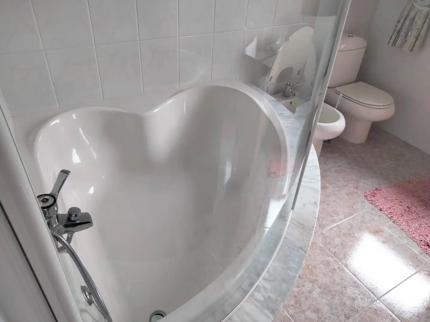 Baño de Casa o chalet en venta en Coles con Calefacción, Jardín privado y Terraza