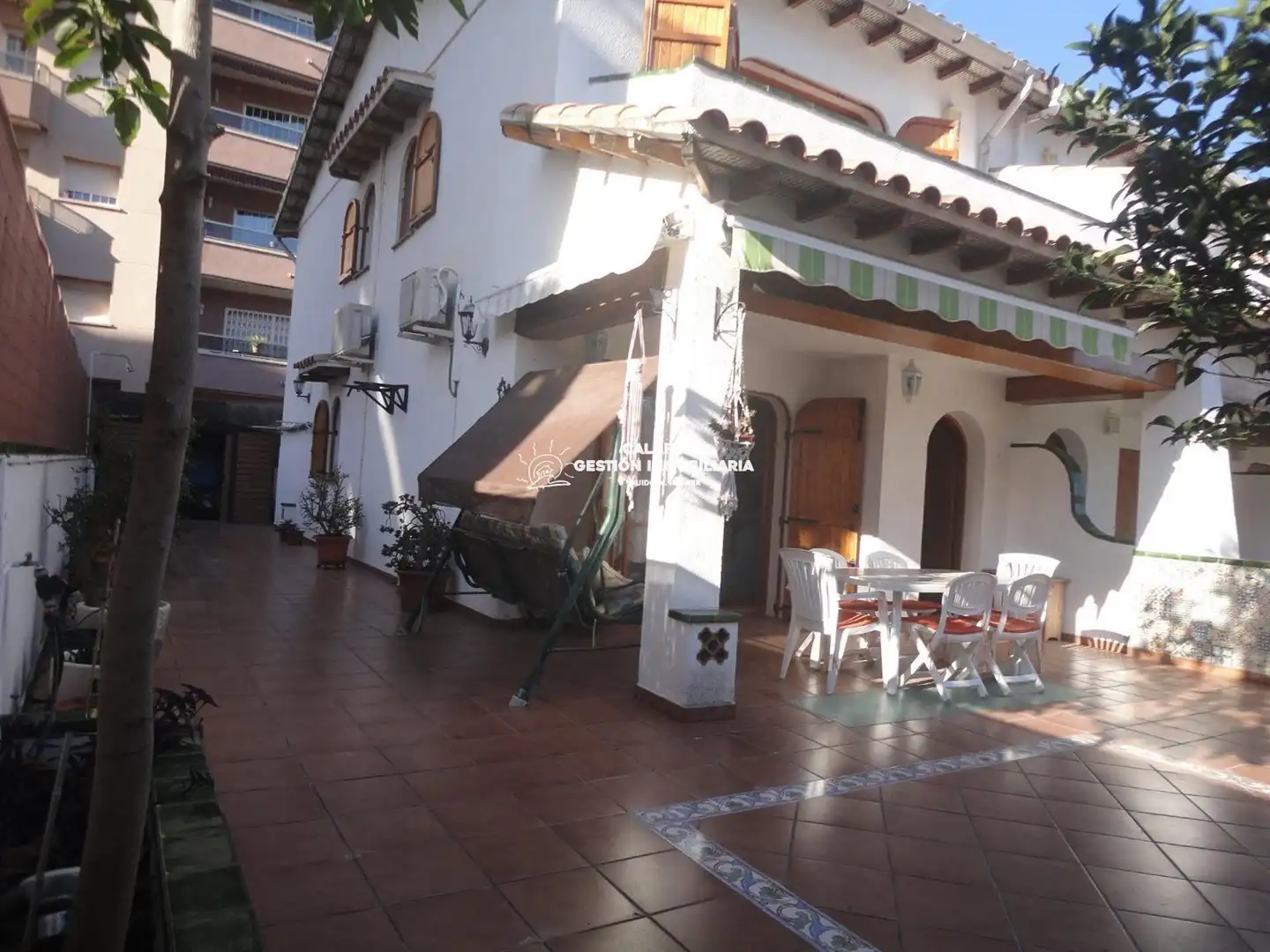 Casa adosada en venda a JOSEP PLA, L'Estany