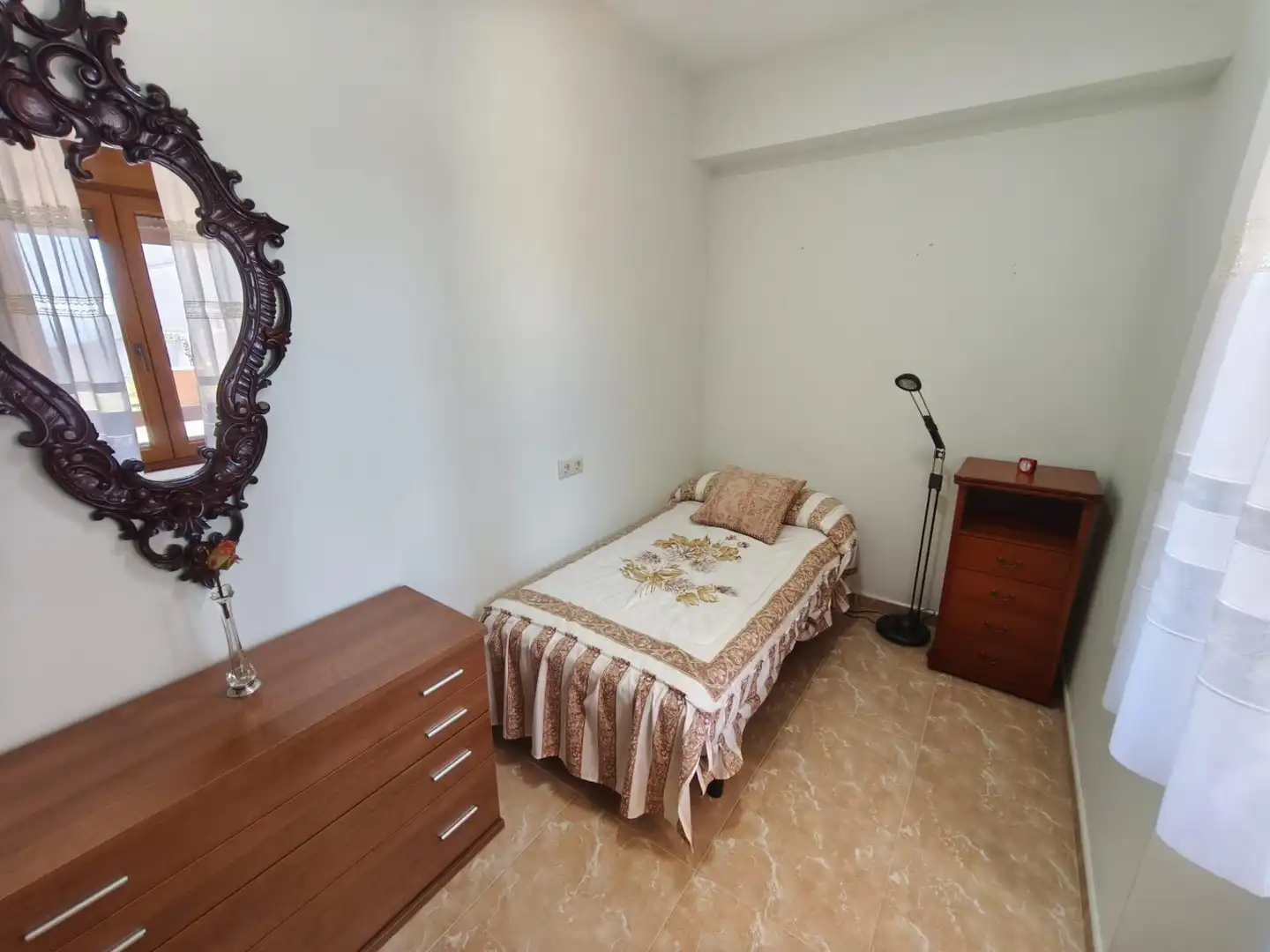 Habitación de Casa o chalet en venta en Ribeira con Calefacción