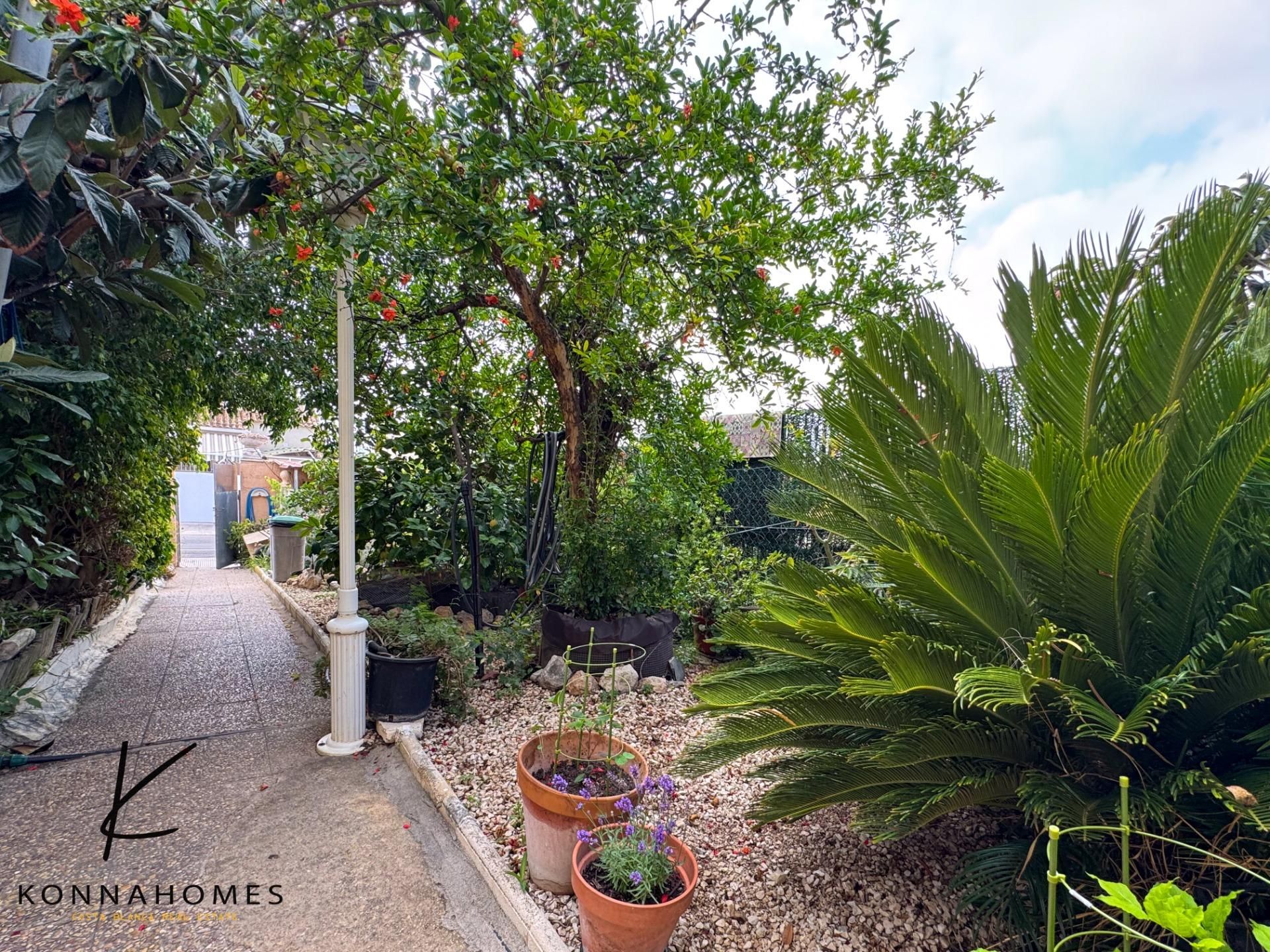Garden of Single-family semi-detached for sale in La Nucia  with Air Conditioner, Heating and Private garden