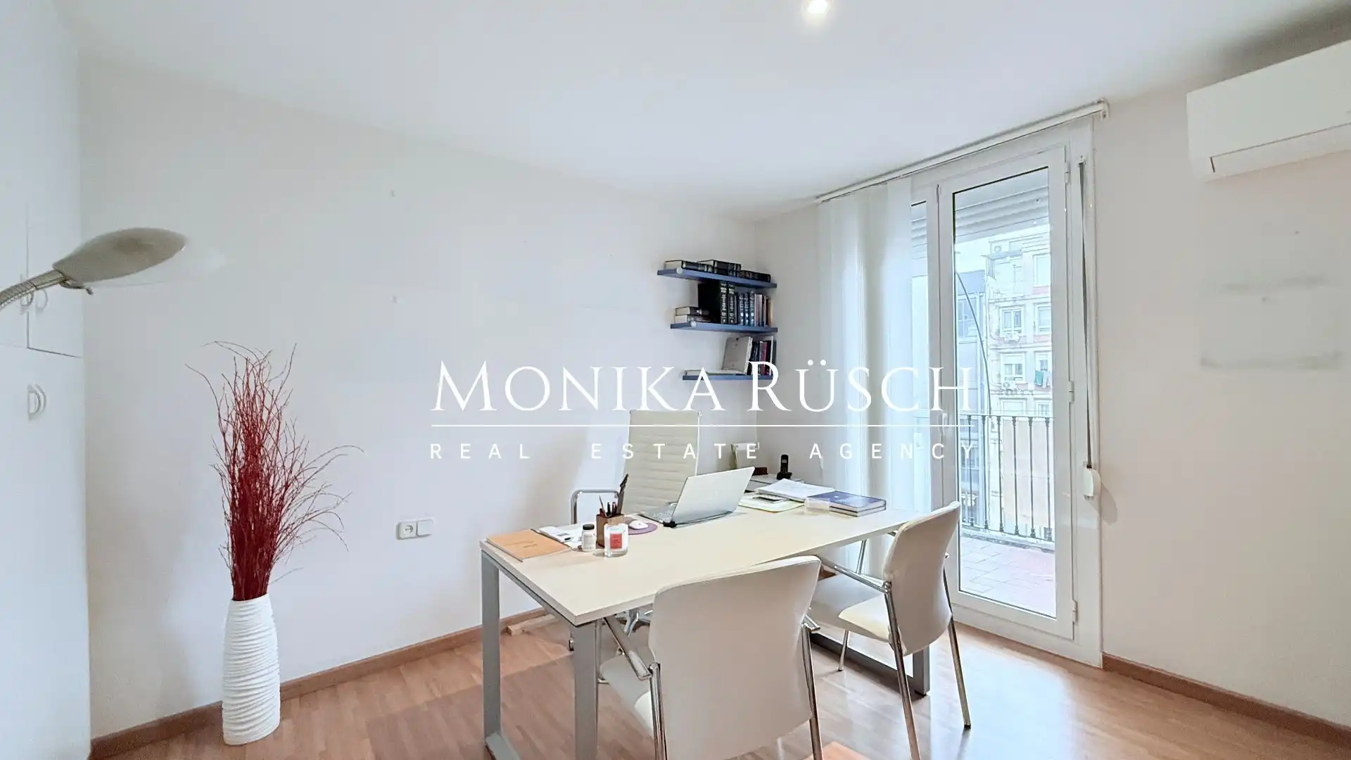 Flat for sale in Barcelona  with Air Conditioner and Heating