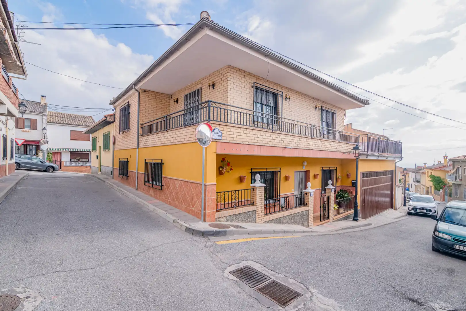 Exterior view of Houses for sale in Alfacar  with Terrace and Balcony
