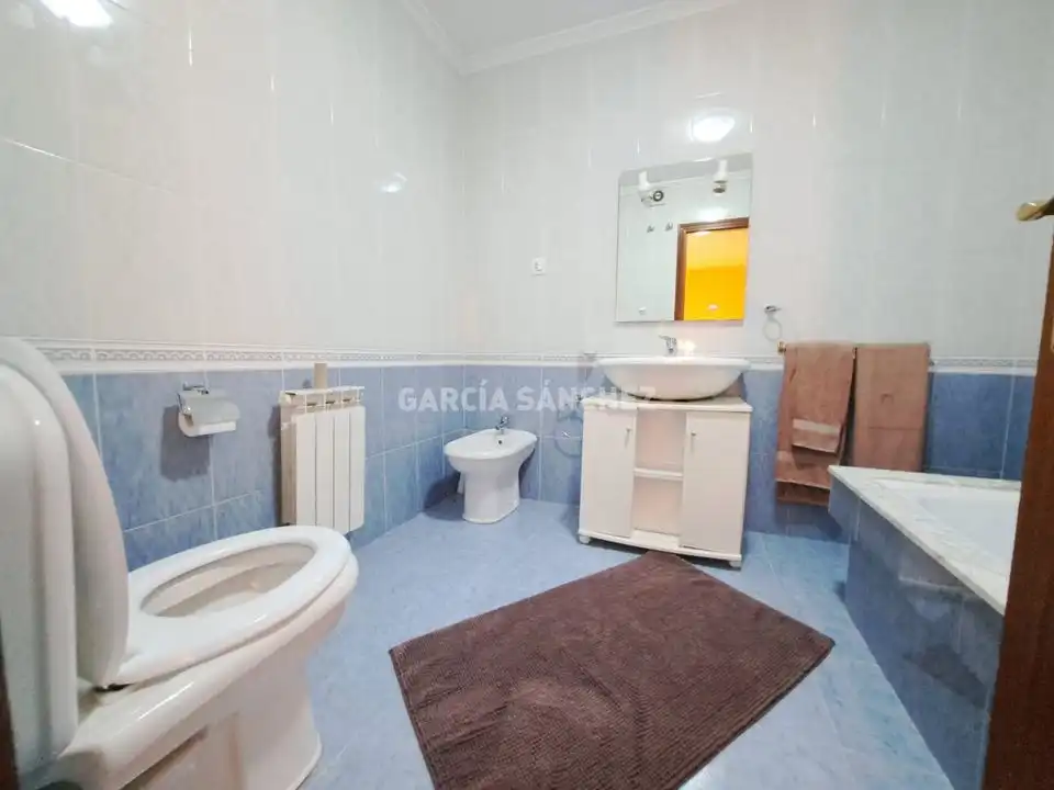 Baño de Dúplex en venta en Boiro con Calefacción, Amueblado y Balcón