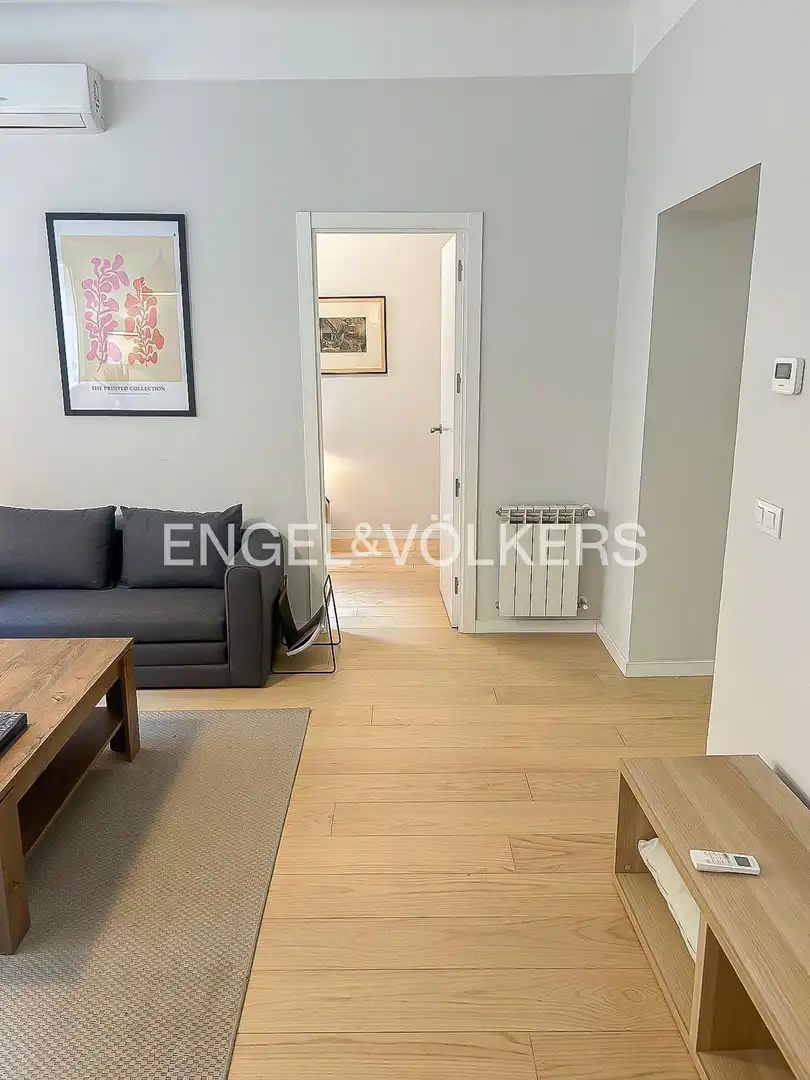 Flat for rent in Madrid  with Air Conditioner, Heating and Furnished