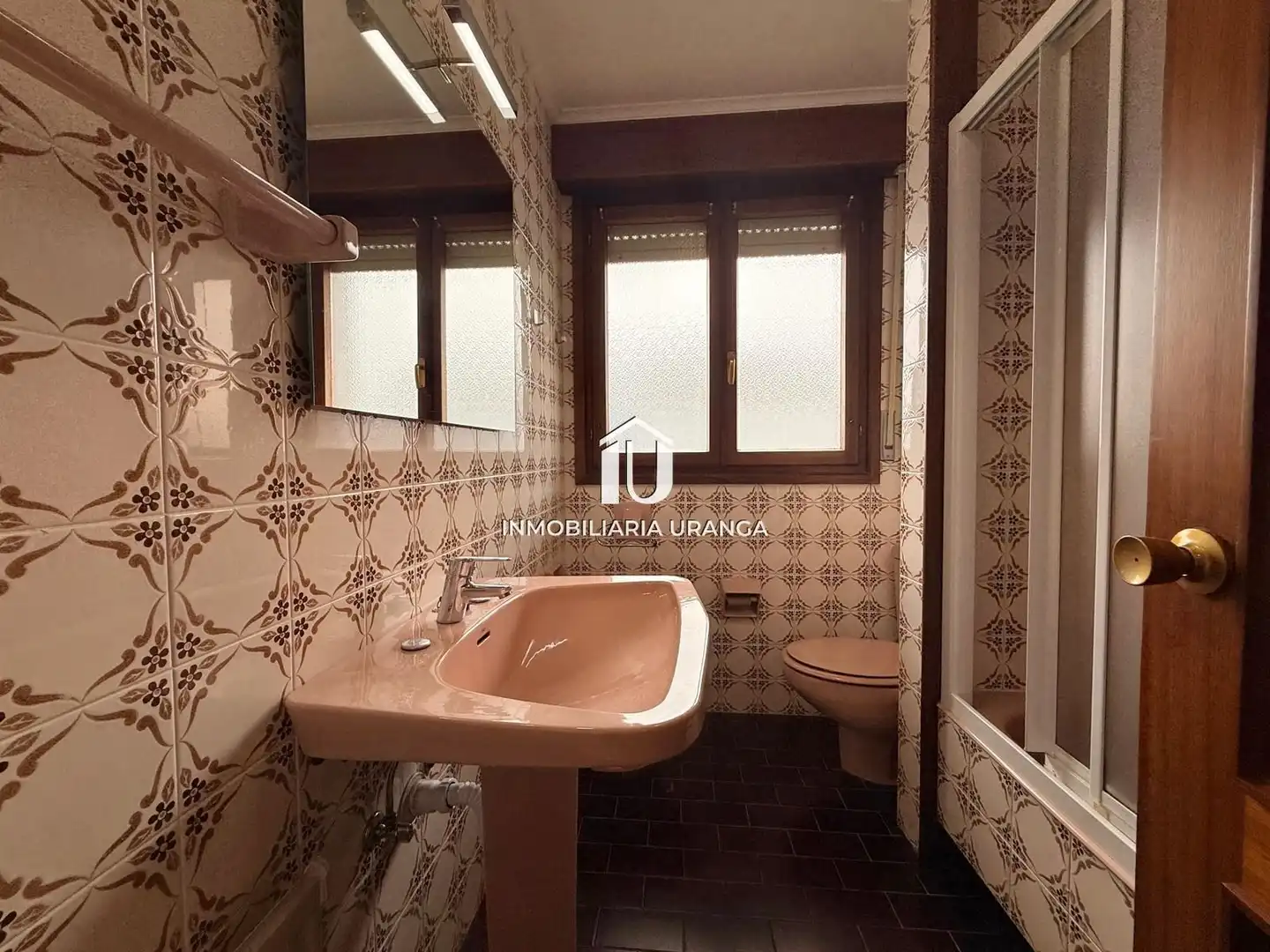 Baño de Piso en venta en Laredo con Calefacción, Terraza y Trastero