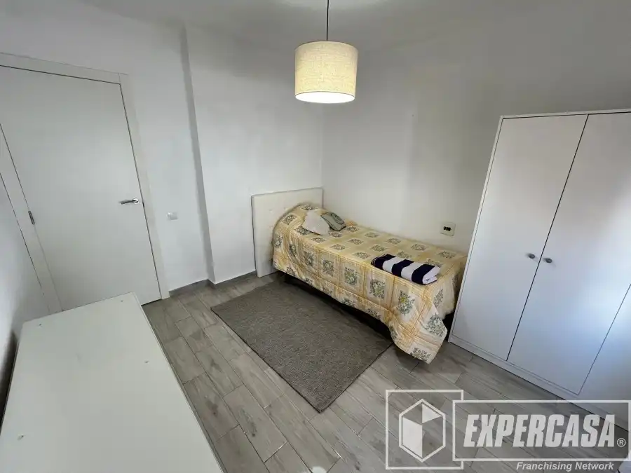 Habitación de Piso en venta en Alzira con Amueblado