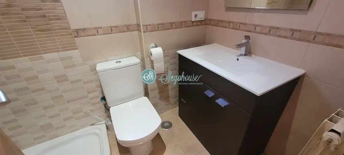 Bany de Pis en venda en Segovia amb Calefacció