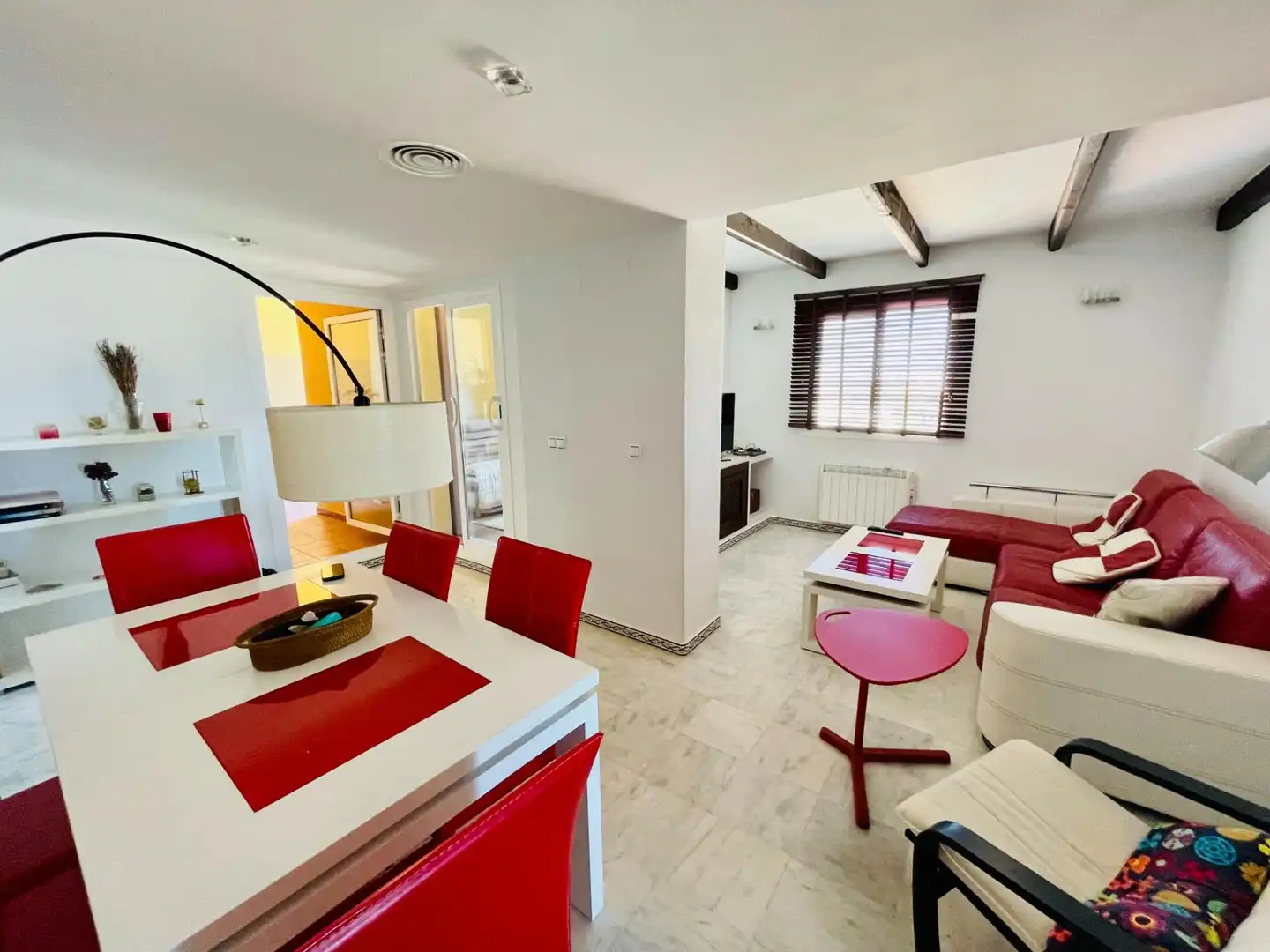 Sala d'estar de Apartament en venda en Torrevieja amb Jardí privat, Terrassa i Moblat