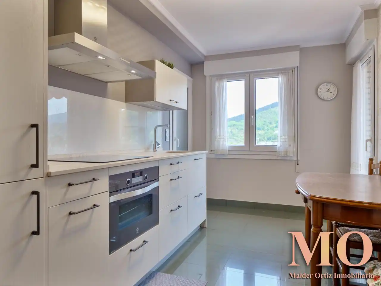 Cocina de Piso en venta en Arrasate / Mondragón con Calefacción, Terraza y Trastero