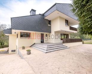 Vista exterior de Casa o xalet en venda en Siero amb Terrassa