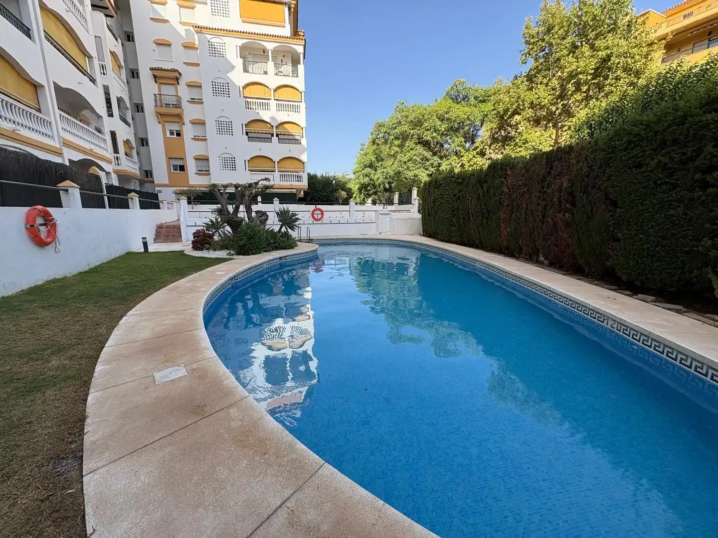 Piscina de Àtic en venda en Marbella amb Aire condicionat, Calefacció i Jardí privat