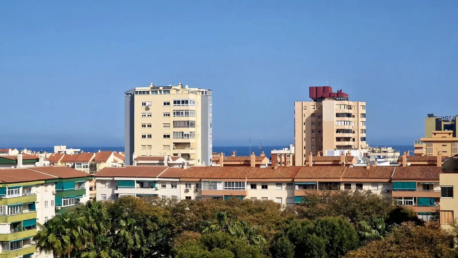 Vista exterior de Pis en venda en Fuengirola amb Aire condicionat, Terrassa i Moblat