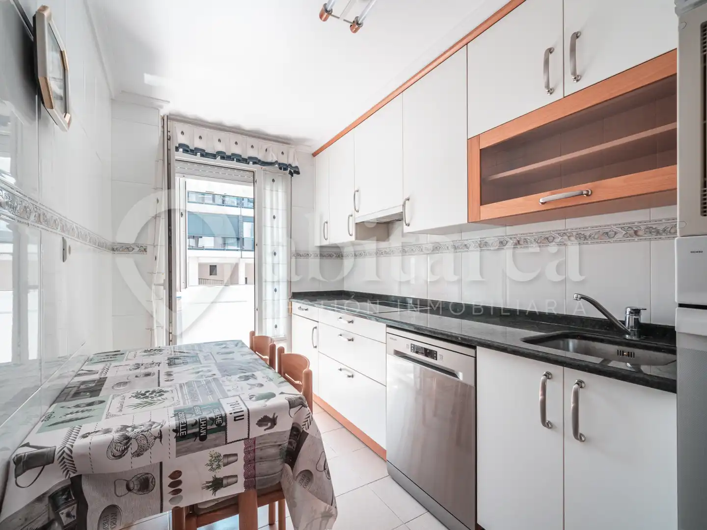 Cuina de Pis en venda en Camargo amb Calefacció, Parquet i Terrassa