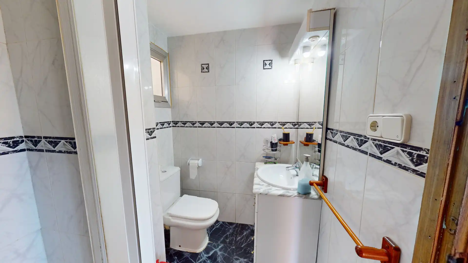 Baño de Piso en venta en Alcoy / Alcoi con Trastero, Amueblado y Horno