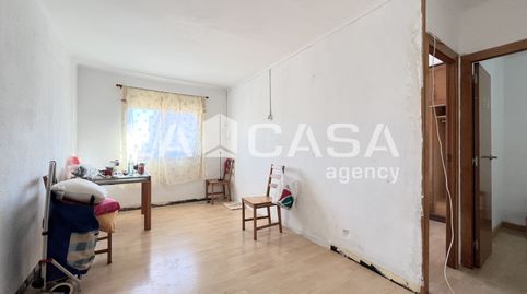 Foto 3 de Piso en venta en Carrer de la Sagrada Família, Llefià, Badalona