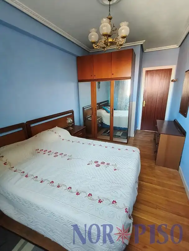Bedroom of Flat for sale in Bilbao   with Heating, Terrace and Furnished