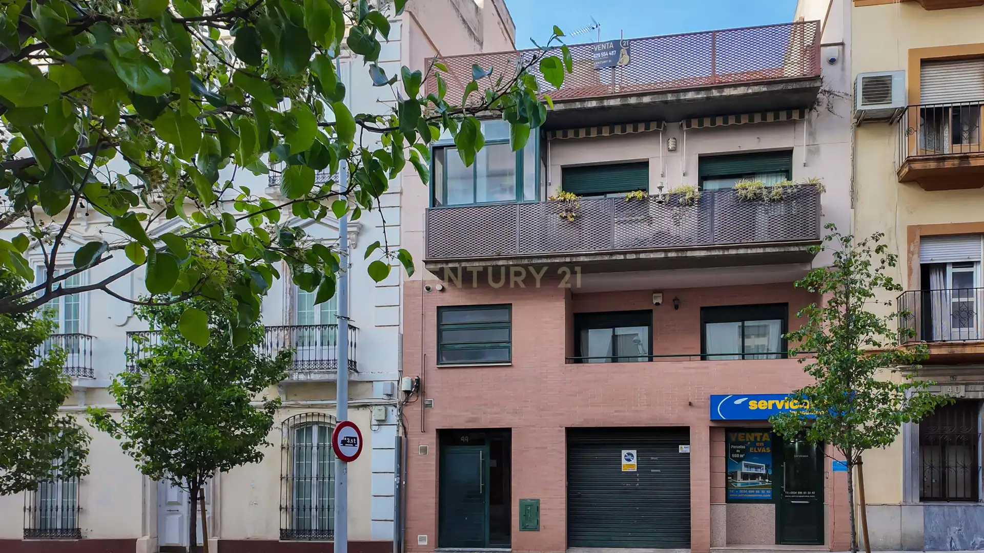 Exterior view of Duplexes for sale in Badajoz Capital  with Air Conditioner, Storage room and Washing machine