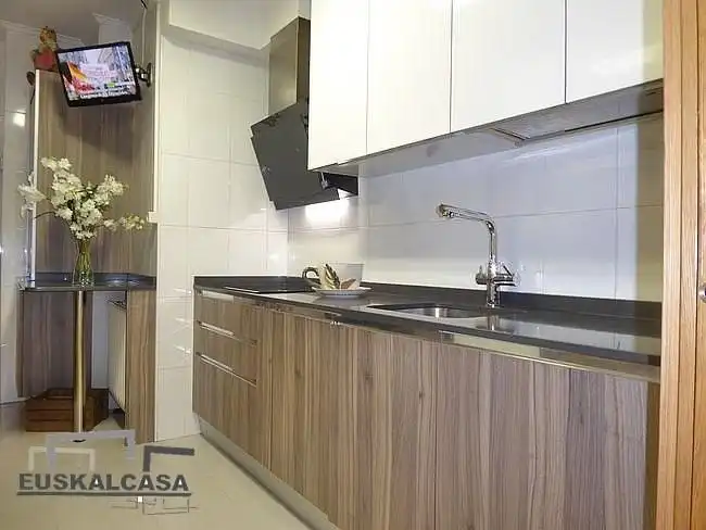 Kitchen of Flat for sale in Errekalde